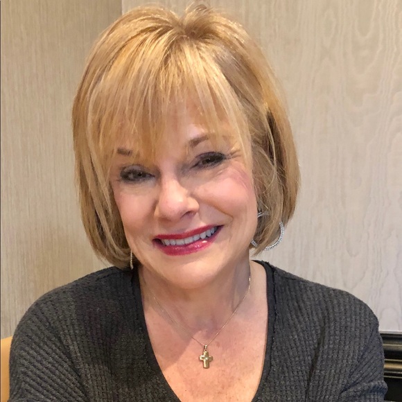 Meet your Posher, Jessica - Picture 1 of 1